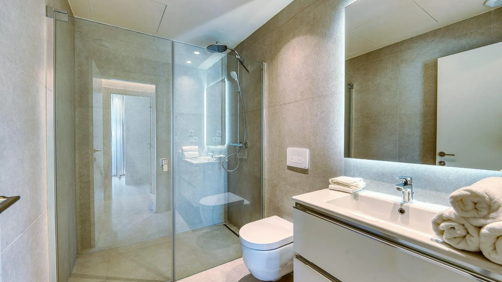 3001 Velaya Beachfront Luxury Apartment Estepona