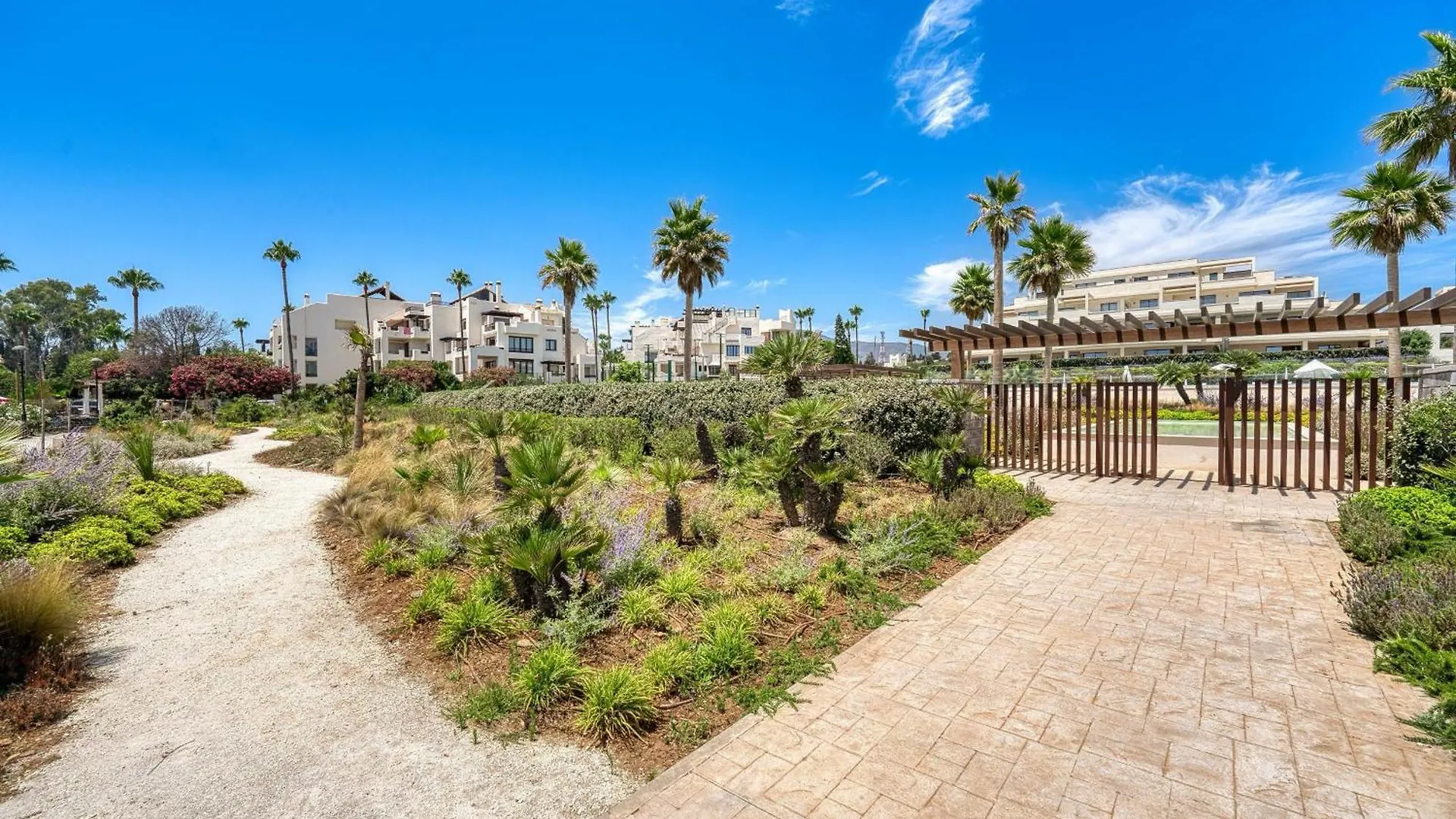 3001 Velaya Beachfront Luxury Apartment Estepona 0*,  Spanje