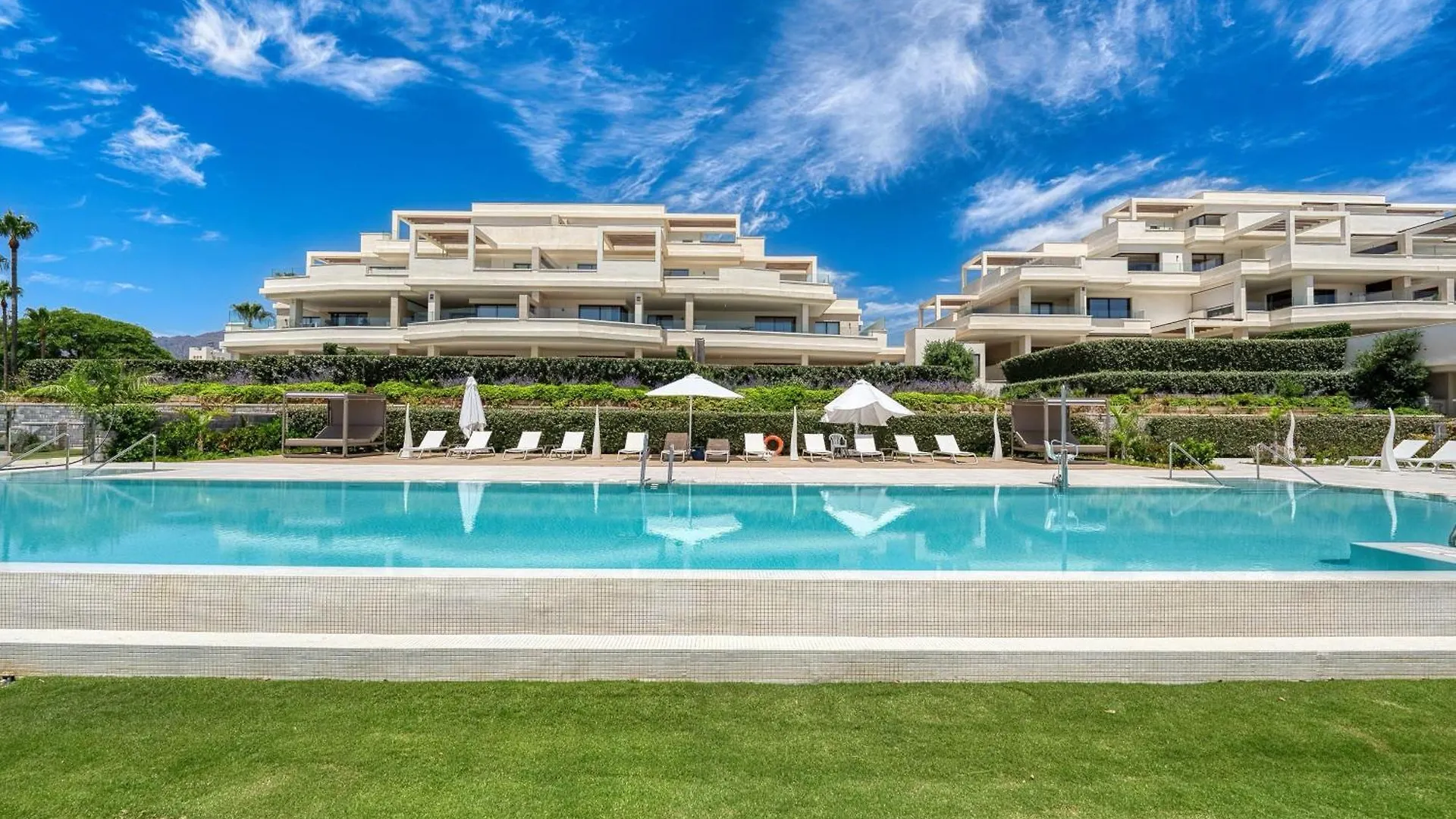 3001 Velaya Beachfront Luxury Apartment Estepona